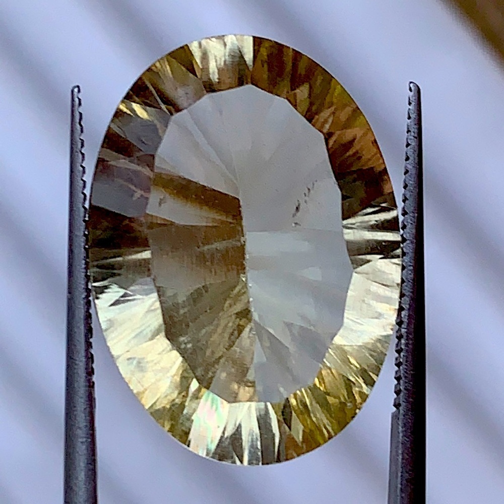 12.39 Ct Oval Master Cut Lemon Quartz Gemstone - Picture 3 of 13